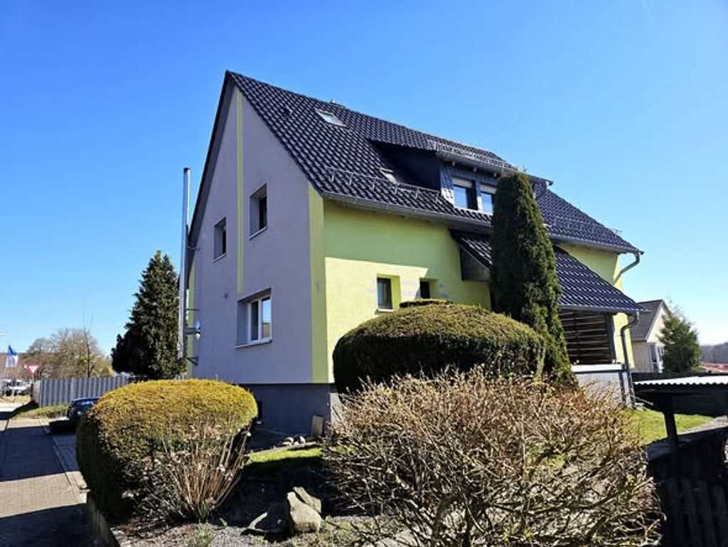 Immobilie in Waldmohr - Freistehendes Einfamilienhaus mit Garten, Terrasse & Doppelgaragen in Waldmohr - Bild 0