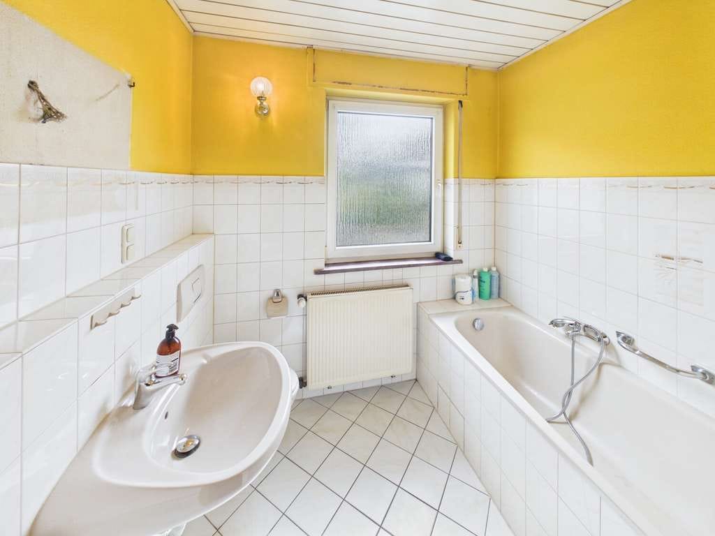 Immobilie in Bingen am Rhein - 7-Zimmer-Haus in Feldrandlage – großes Grundstück mit viel Entwicklungsspielraum - Bild 4