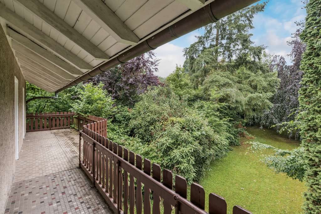 Immobilie in Schieder-Schwalenberg - Ein-/Zweifamilienhaus umgeben von altem Baumbestand - Bild 3