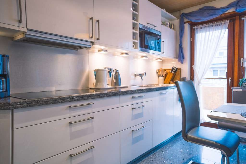 Immobilie in Plankstadt - Top 3-Zimmer ETW mit Balkon, Garage geräumiger Werkstatt und Gartenanteil - Bild 2