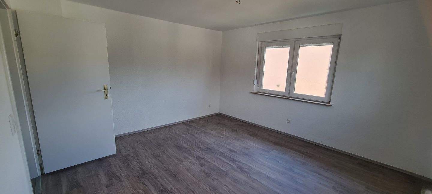 Immobilie in Niefern-Öschelbronn - Schöne 3-Zimmer Wohnung mit Balkon, kernsaniert,  in ruhiger Lage - Bild 1