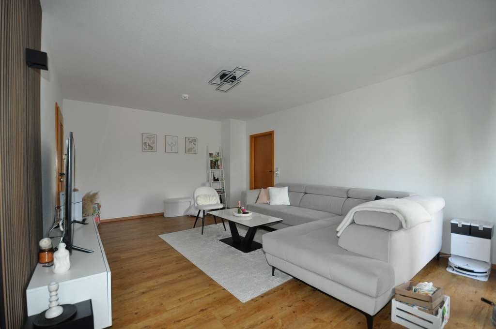 Immobilie in Bad Tölz - Carmante, sonnige 2-Zimmerwohnung in Bad Tölz – mit Westbalkon im 2. OG. Sehr gut vermietet. - Bild 4