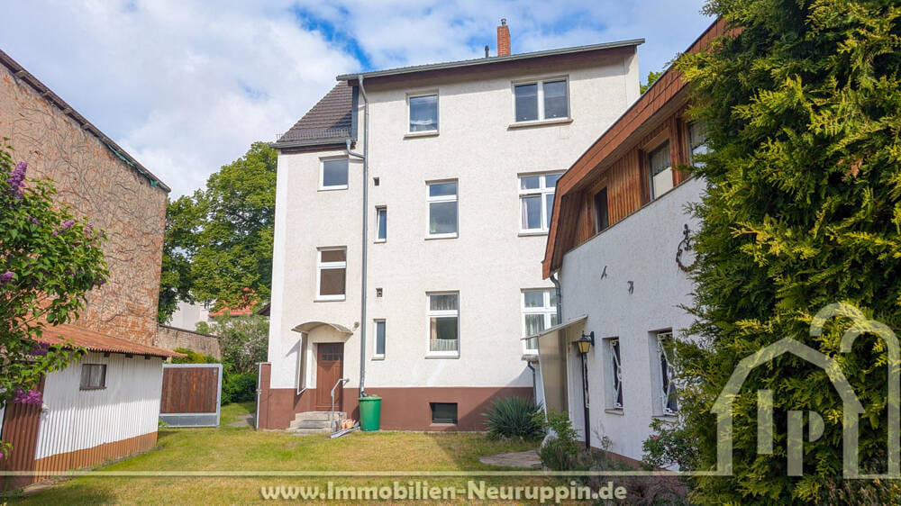Immobilie in Rheinsberg - top saniertes Dreifamilienhaus mit Gartenhäuschen und RIESEN Garten in Rheinsberg (freie Einheiten!) - Bild 3