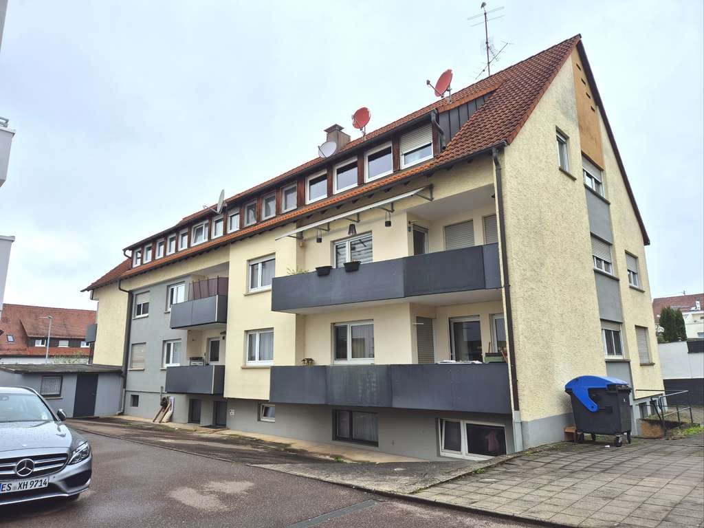 Immobilie in Denkendorf - Helle 3,5-Zi.-Dachgeschosswohnung mit viel Platz & Stellplatz in Denkendorf - Bild 0
