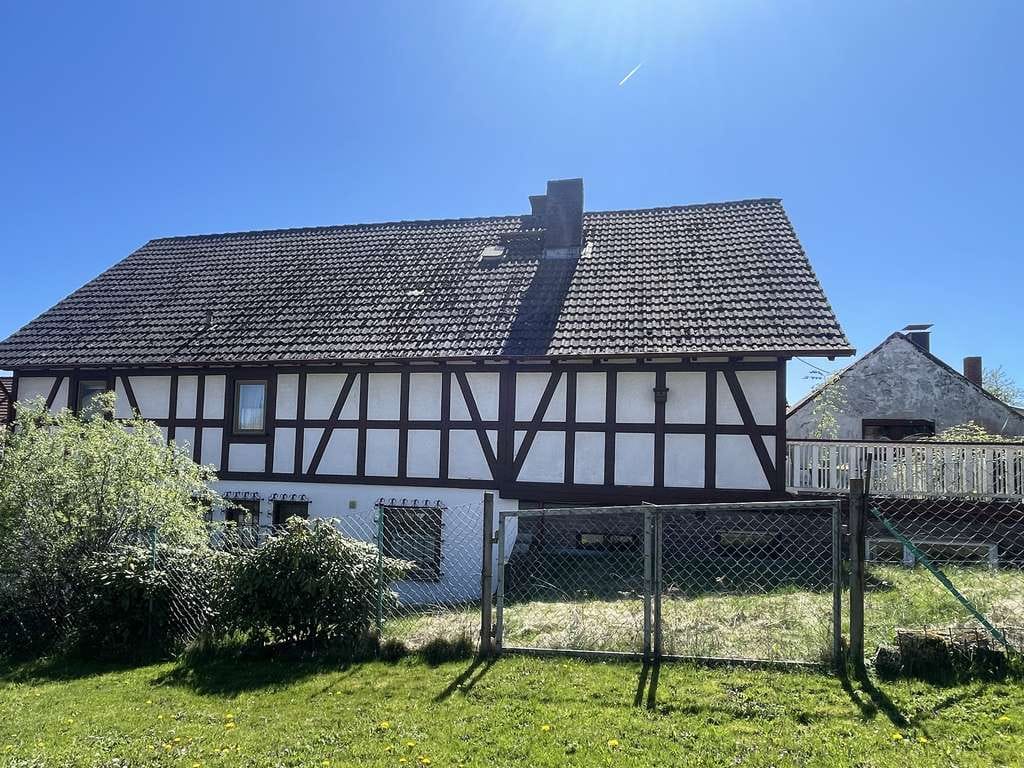 Immobilie in Freiensteinau - Viel Raum für Ideen: Fachwerkhaus mit großem Grundstück & Potenzial! - Bild 3
