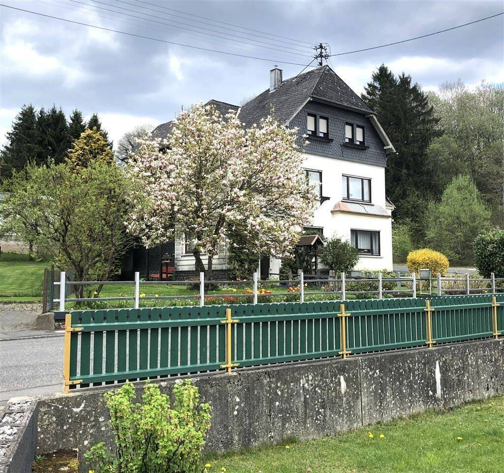 Immobilie in Bad Marienberg (Westerwald) - Bad Marienberg! Großes Wohnhaus - Mehrfamilienhaus, baulich TOP, gepflegt! - Bild 1