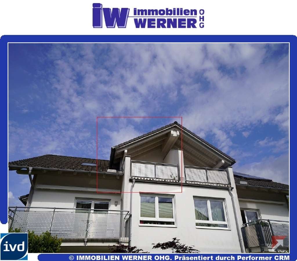 Immobilie in Raubling - ***Schöne 2-Zimmer-DG-Wohnung mit Stellplatz in Bahnhofsnähe in Raubling*** - Bild 0