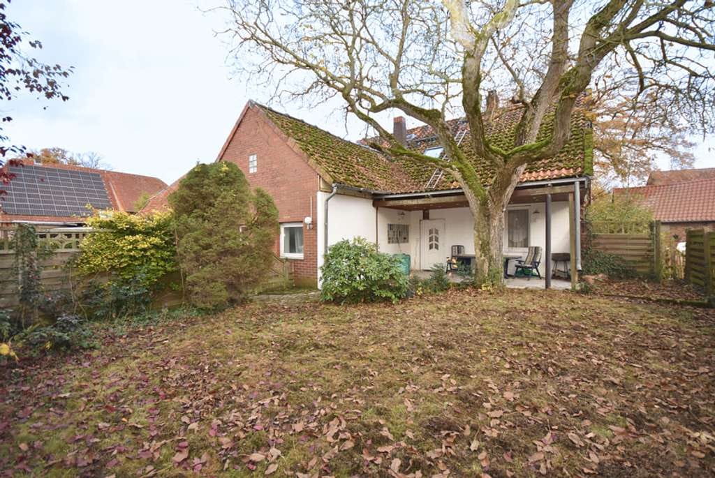 Immobilie in Edemissen - Großzügiges Einfamilienhaus wartet auf liebevolle Sanierung! - Bild 2