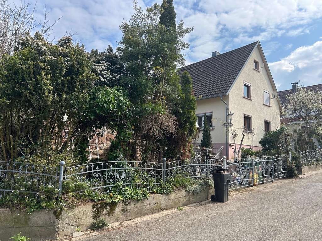 Immobilie in Lauf - Lauf - Haus mit Entwicklungspotenzial in guter Lage! - Bild 1