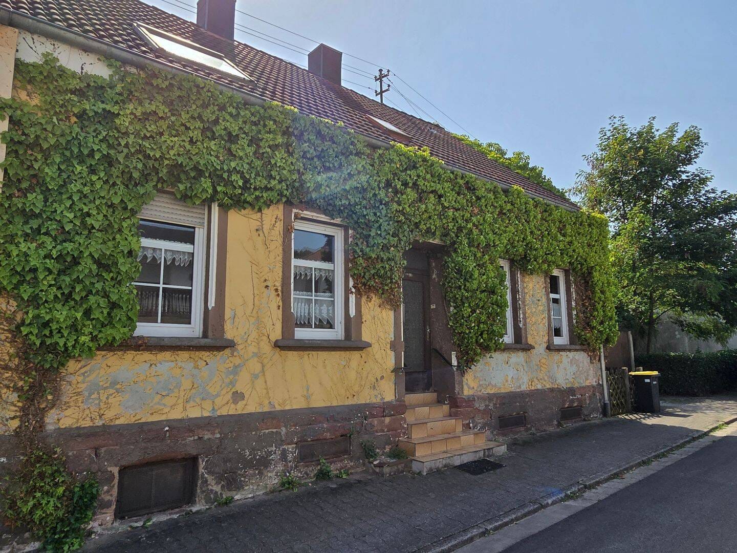 Immobilie in Bexbach - Einfamilienhaus mit großem Grundstück in ruhiger Lage von Frankenholz - Bild 3