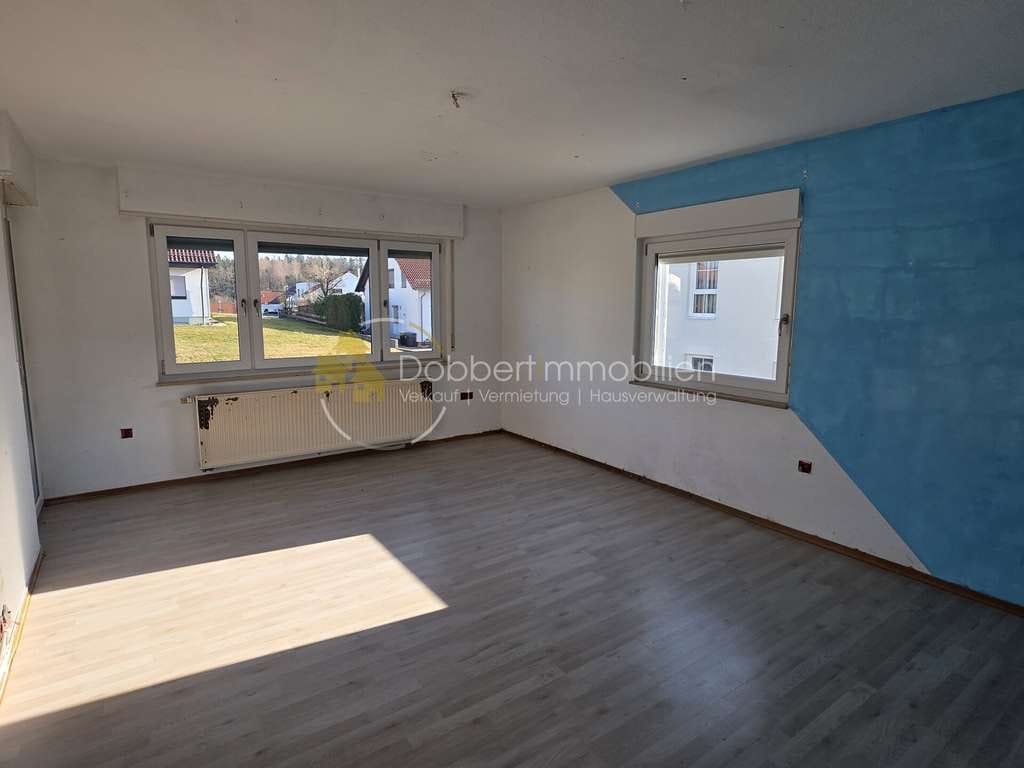 Immobilie in Wüstenrot - 2-Familienhaus in bester Sonnenlage mit großem Potenzial und Weitblick über Wüstenrot - Bild 1