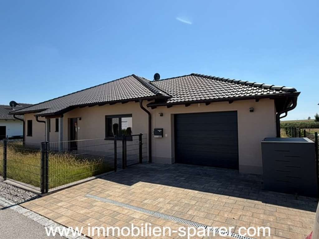 Immobilie in Malching - Barrierearmes Wohnen mit Stil – Hochwertiger Bungalow in attraktiver Lage - Bild 0