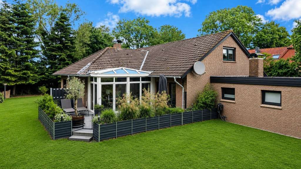 Immobilie in Wirdum - Modernisierter Bungalow mit offenem Wohnkonzept und dem Blick über die Felder Wirdums - Bild 2