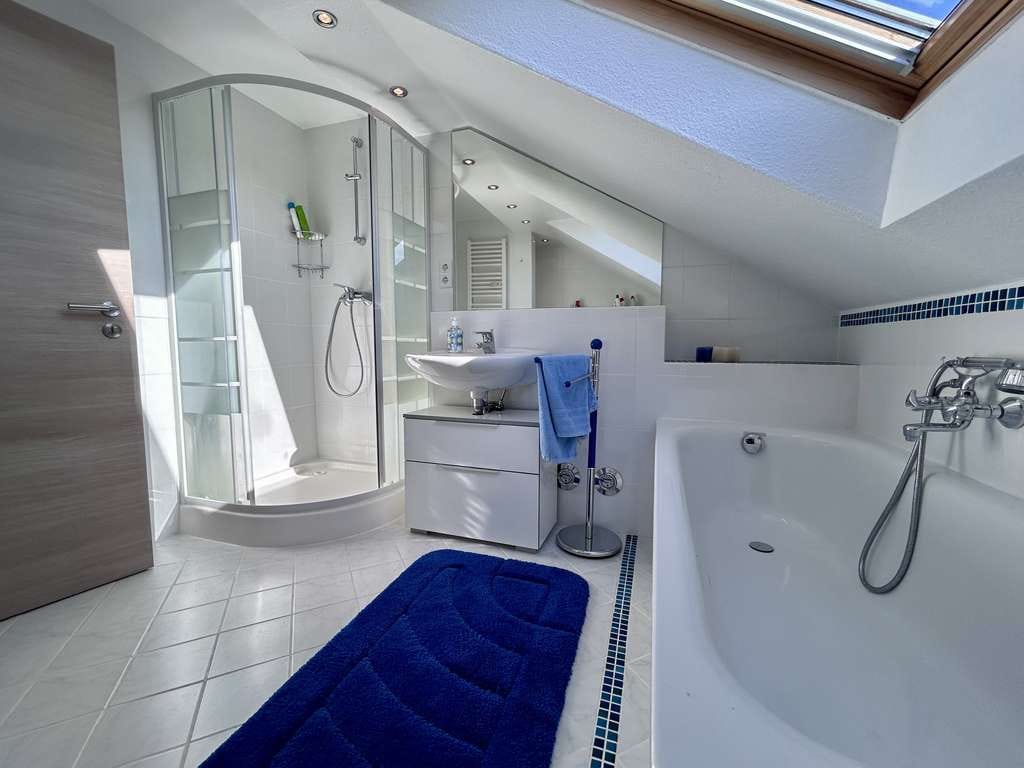 Immobilie in Fulda - Helles Dachgeschoss mit Gartenanteil – stilvolle 3-Zimmer Wohnung mit Weitblick in Fulda 79 m², F - Bild 4