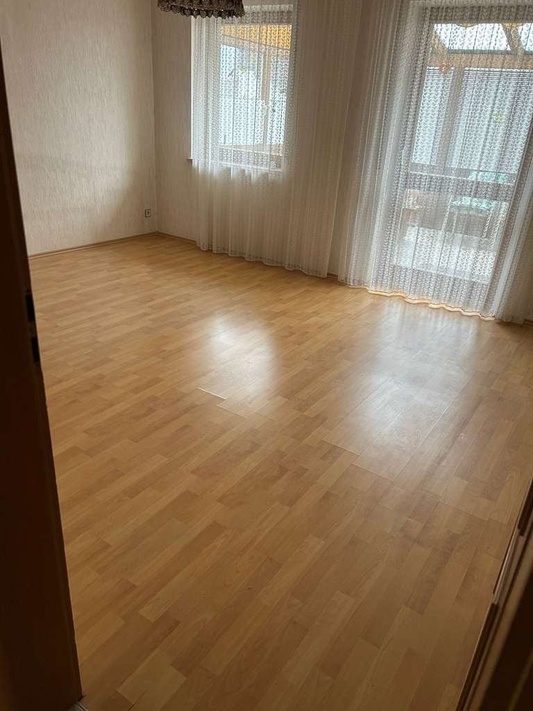 Immobilie in Wallersdorf - Freistehendes Einfamilienhaus mit Einliegerwohnung - Bild 4