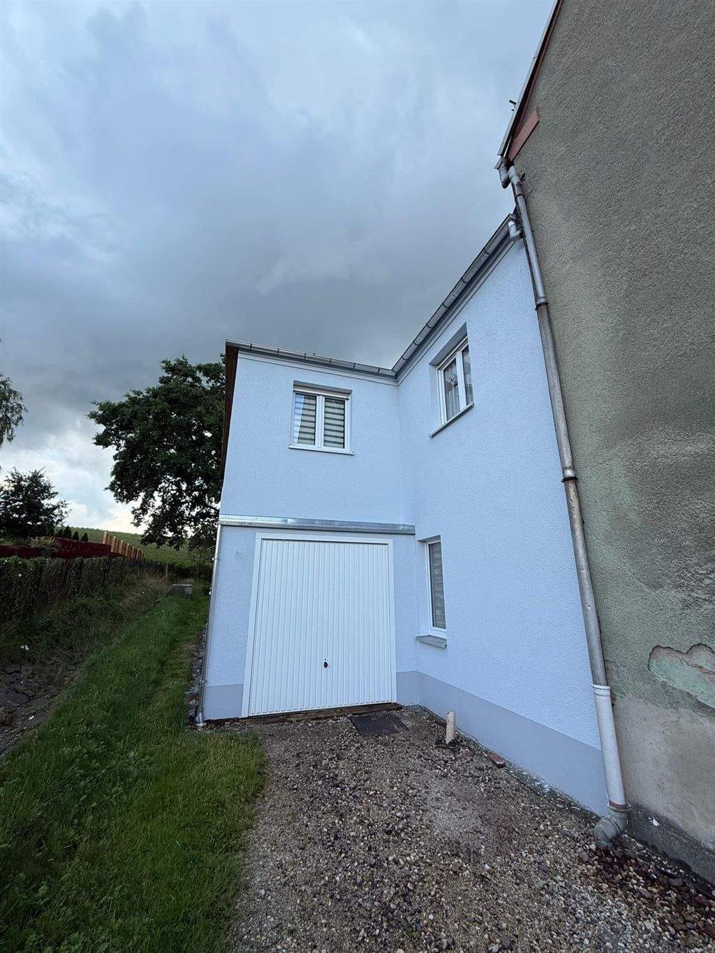 Immobilie in Lugau - Günstiges EFH mit Terrasse, Garage, Dusche und sonnigem Grundstück am grünen Ortsrand - Bild 2