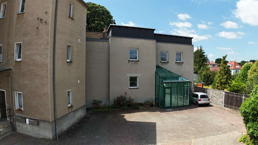 Immobilie in Ottendorf-Okrilla - Praxis oder Wohnen auf drei Etagen - Bild 0