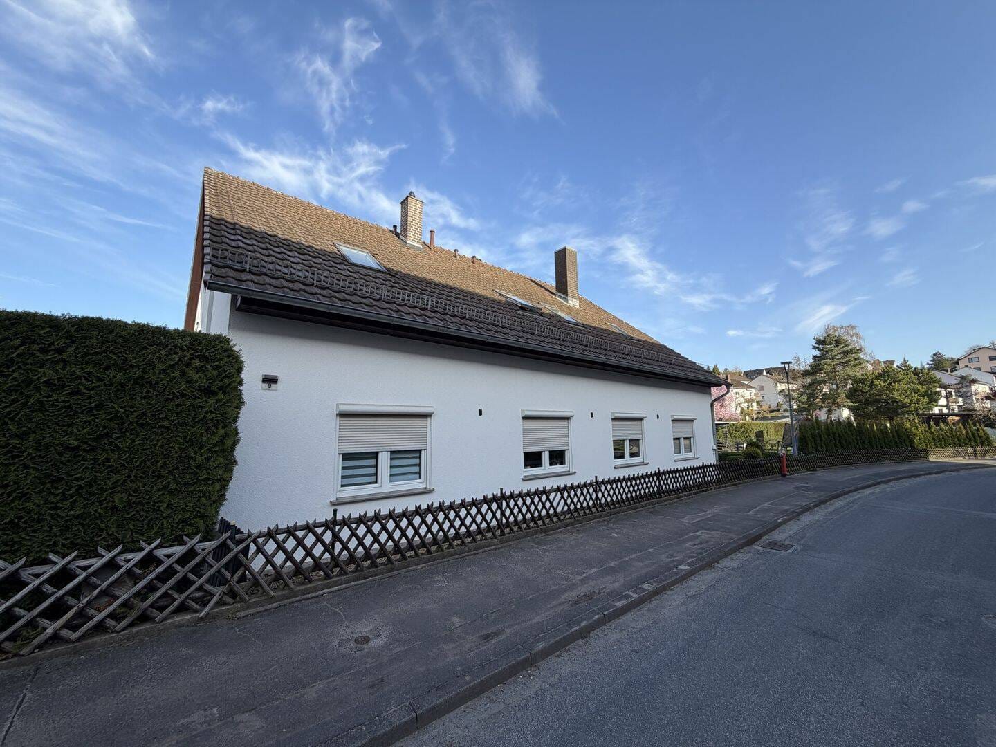 Immobilie in Eschwege - Großzügiges Einfamilienhaus mit Einliegerwohnung - viel Potenzial auf großem Grundstück - Bild 1