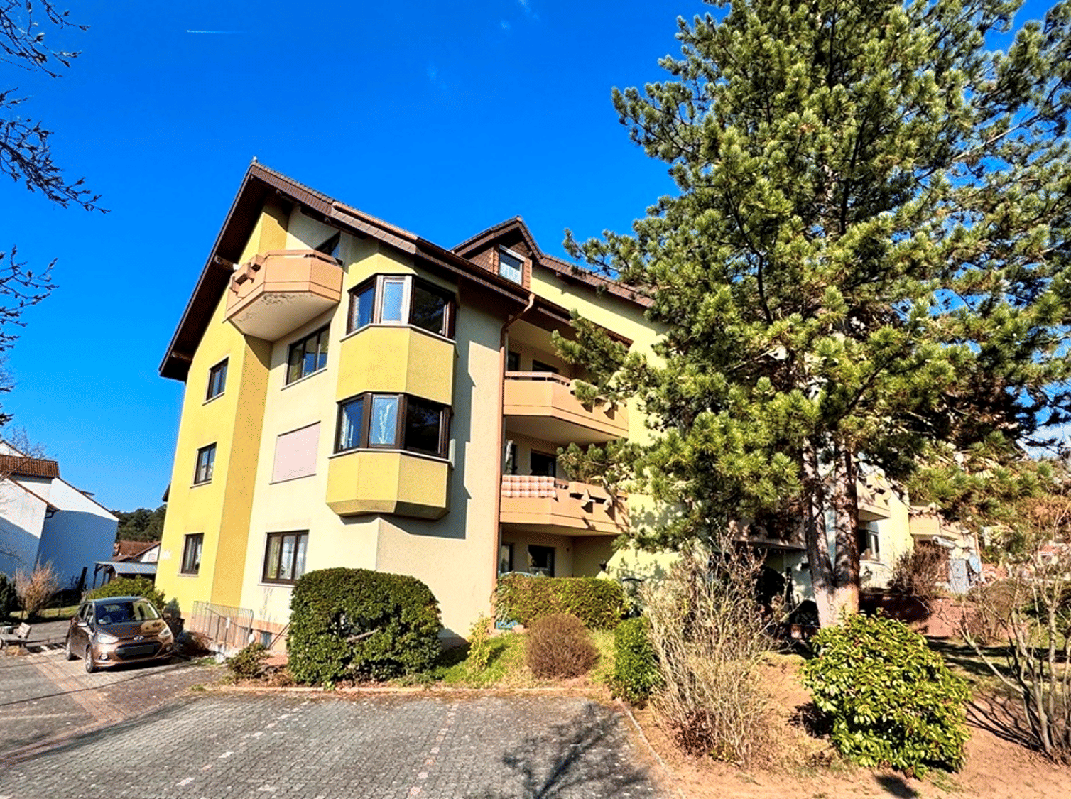 Immobilie in Erlenbach am Main - Helle und freundliche Drei-Zimmer-Eigentumswohnung mit Südterrasse - Bild 0