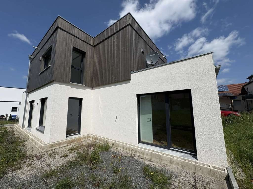 Immobilie in Schirmitz - Preisreduzierung - Modern & effizient: Einfamilienhaus-Neubau in Schirmitz zu verkaufen - Bild 2