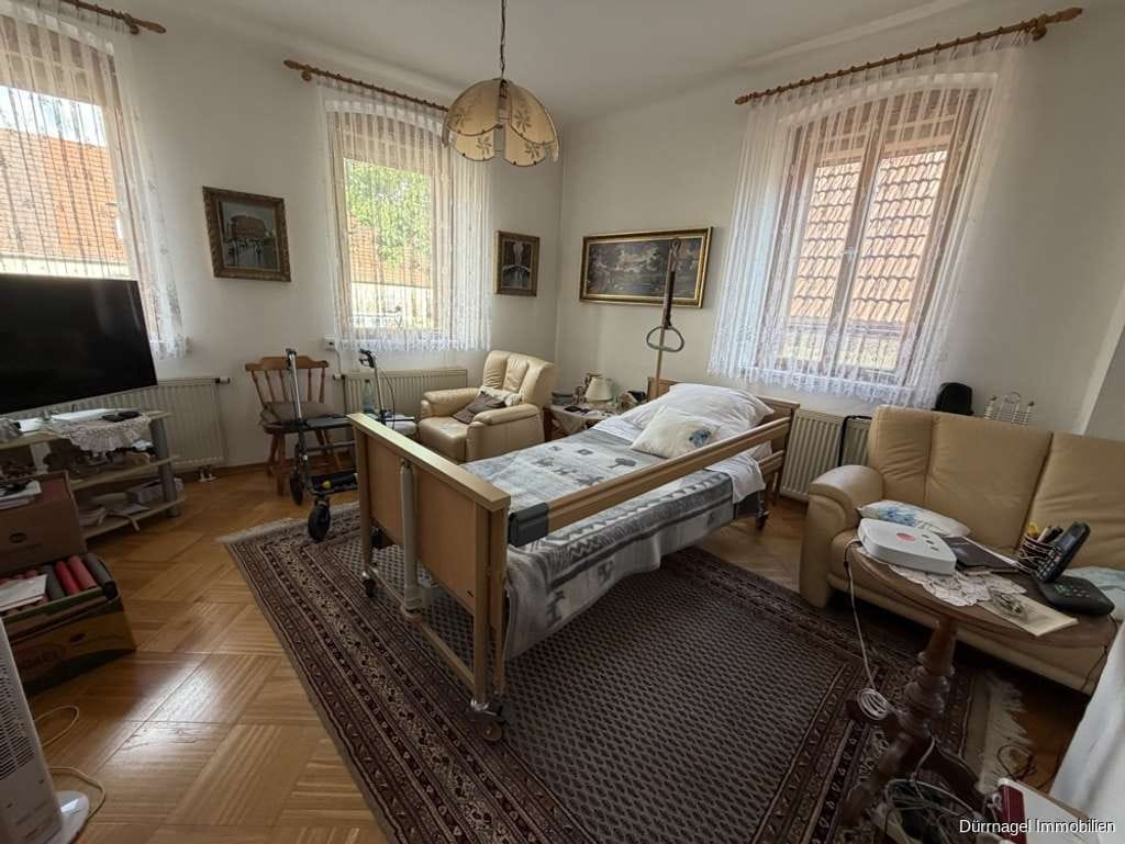 Immobilie in Veitshöchheim - Wohnen mit Potenzial – Einfamilienhaus mit vielseitigen Nebenflächen - Bild 2