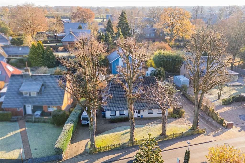 Immobilie in Bargfeld-Stegen - Charmant und gemütlich – Ehemaliges Reetdachhaus neu interpretiert - Bild 1