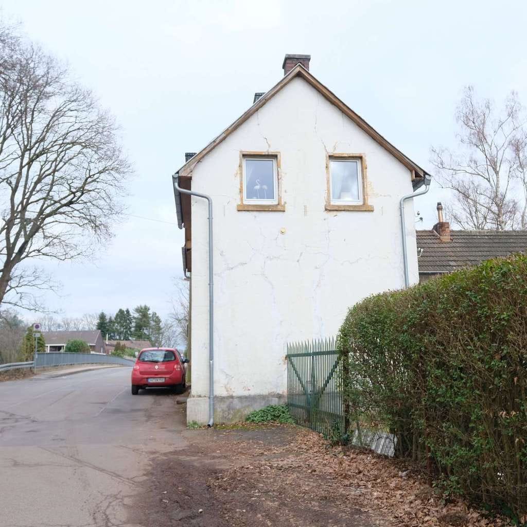 Immobilie in Rösrath - Einfamilienhaus mit viel Platz für die Familie und ideal für Tierliebhaber! - Bild 2