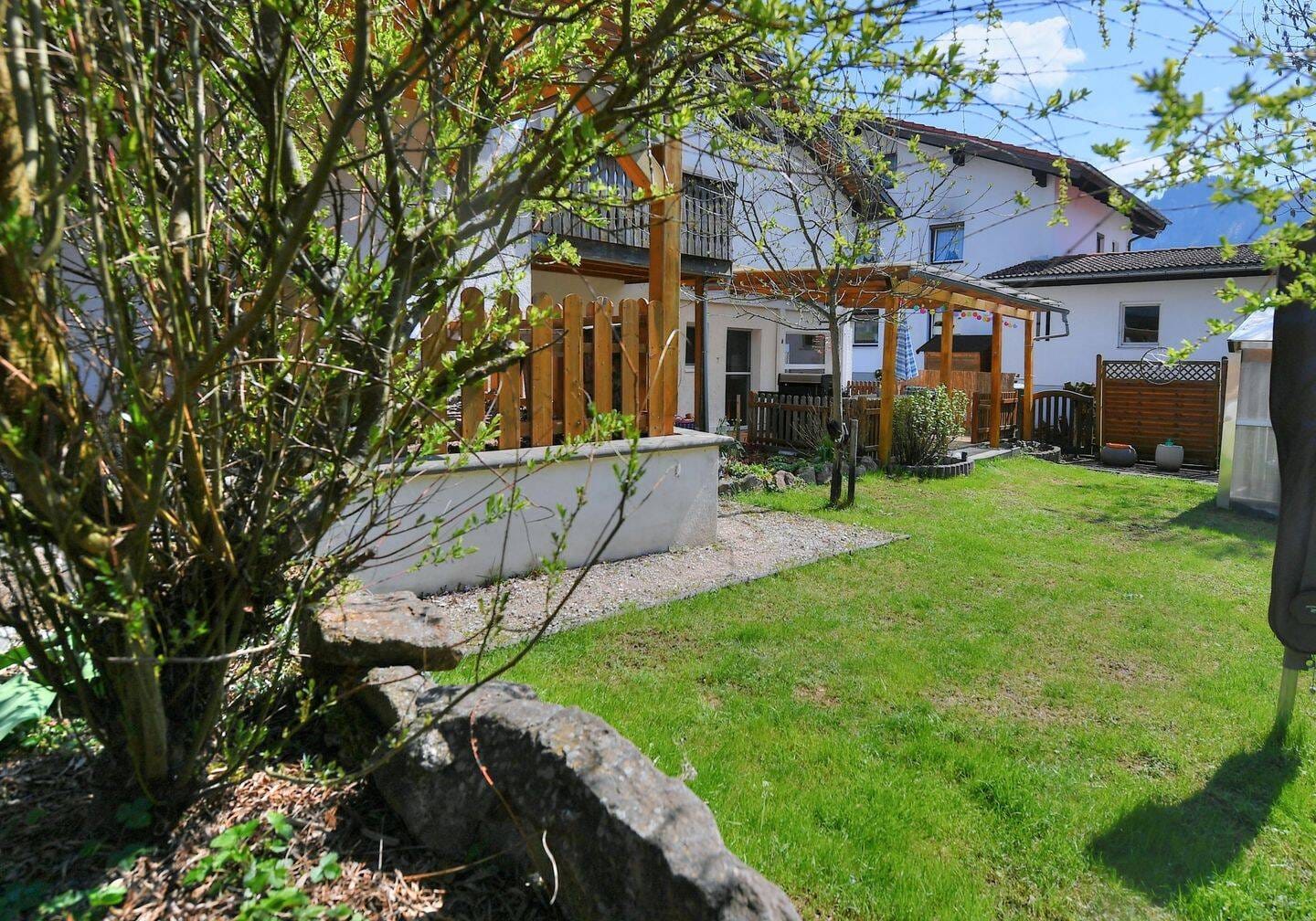 Immobilie in Inzell - Kompaktes Einfamilienhaus oder "große Gartenwohnung" - Bild 1