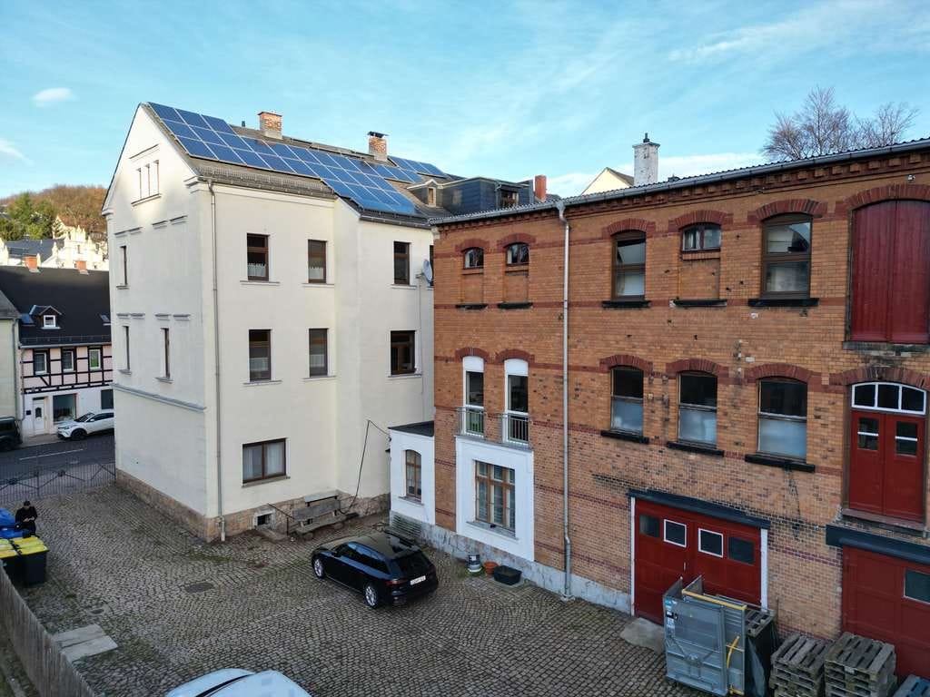 Immobilie in Hartmannsdorf bei Kirchberg - Mehrfamilienhaus in zentraler Lage mit Lager und Garagen - Bild 0