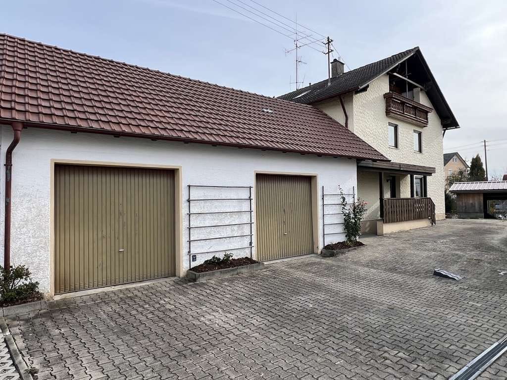 Immobilie in Holzgünz - Wohnhaus mit Garten, Balkonen und vielseitiger Nutzung - Bild 1