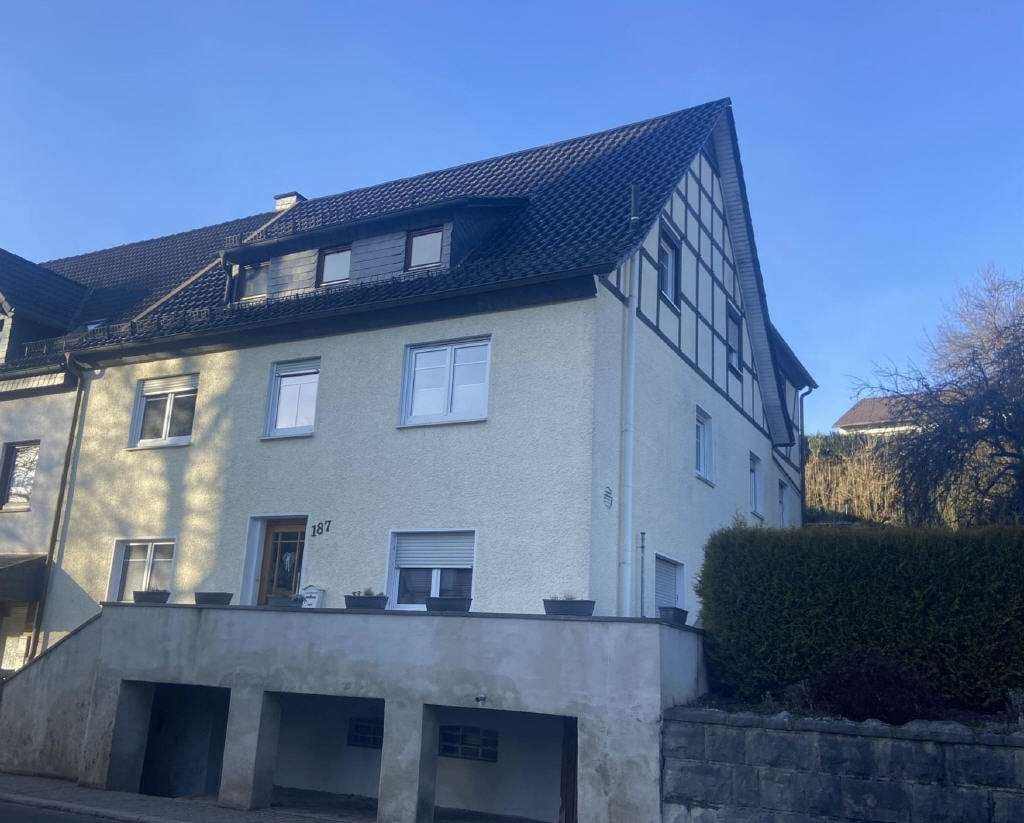 Immobilie in Finnentrop - / Großzügige Doppelhaushälfte in Fretter wartet auf neue Eigentümer! - Bild 0
