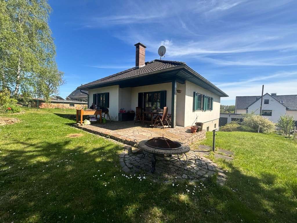 Immobilie in Großweitzschen - Ihr Zuhause in Großweitzschen – großzügiges Grundstück mit freistehendem Einfamilienhaus lädt ein - Bild 0