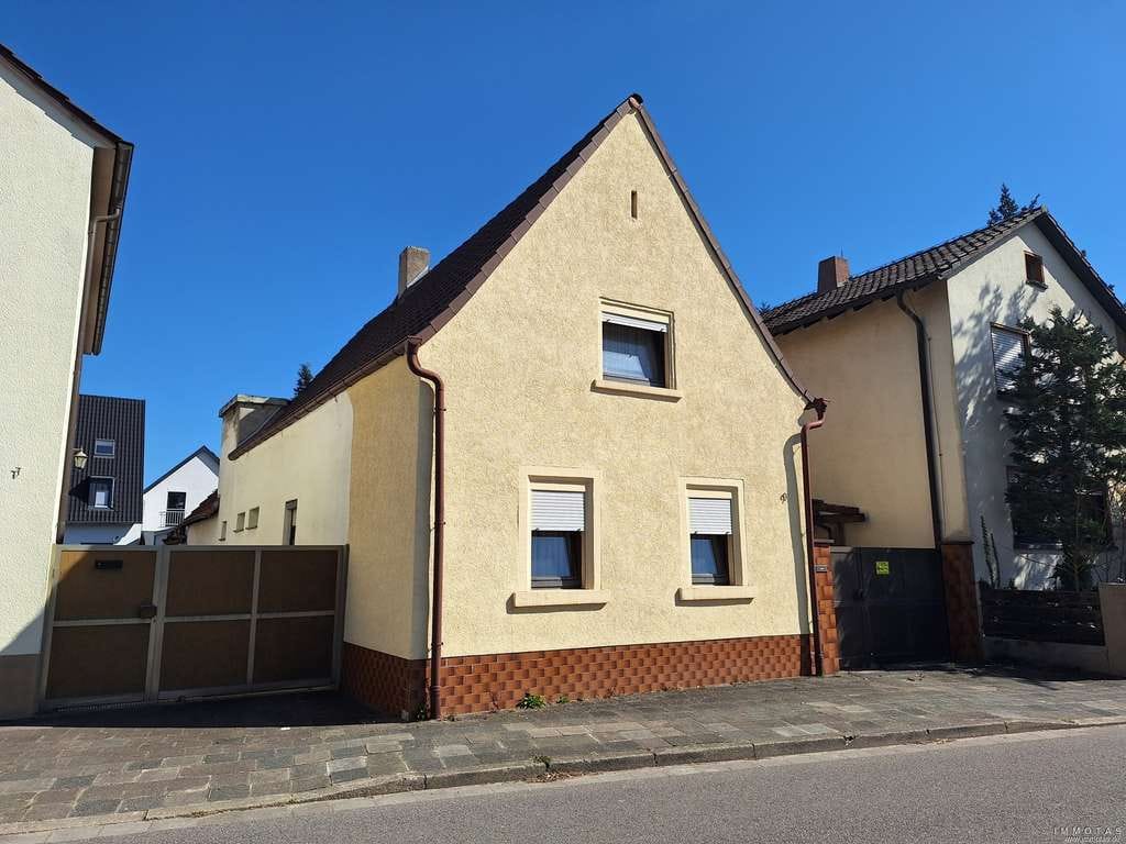 Immobilie in Mutterstadt - Einfamilienhaus mit Anbau, Garage und Garten - modernisierungsbedürftig - Bild 0