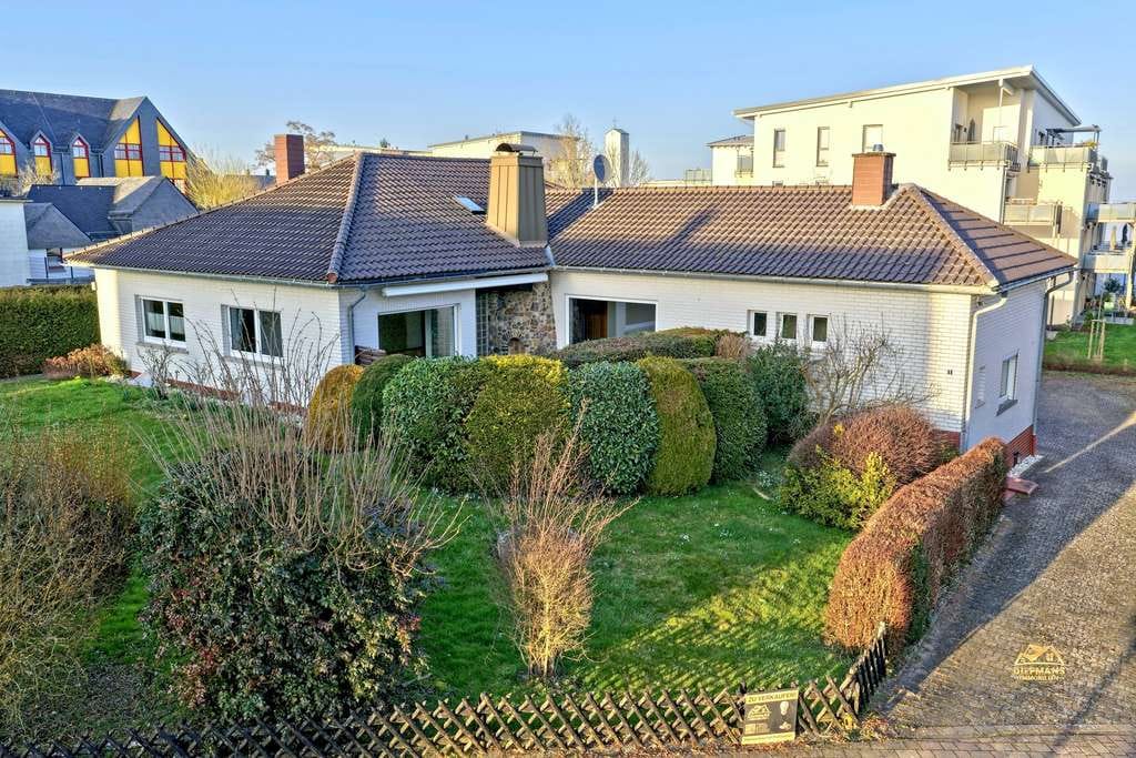 Immobilie in Kirchberg - Stilvoller Winkelbungalow in der ältesten Stadt des Hunsrücks! - Bild 0