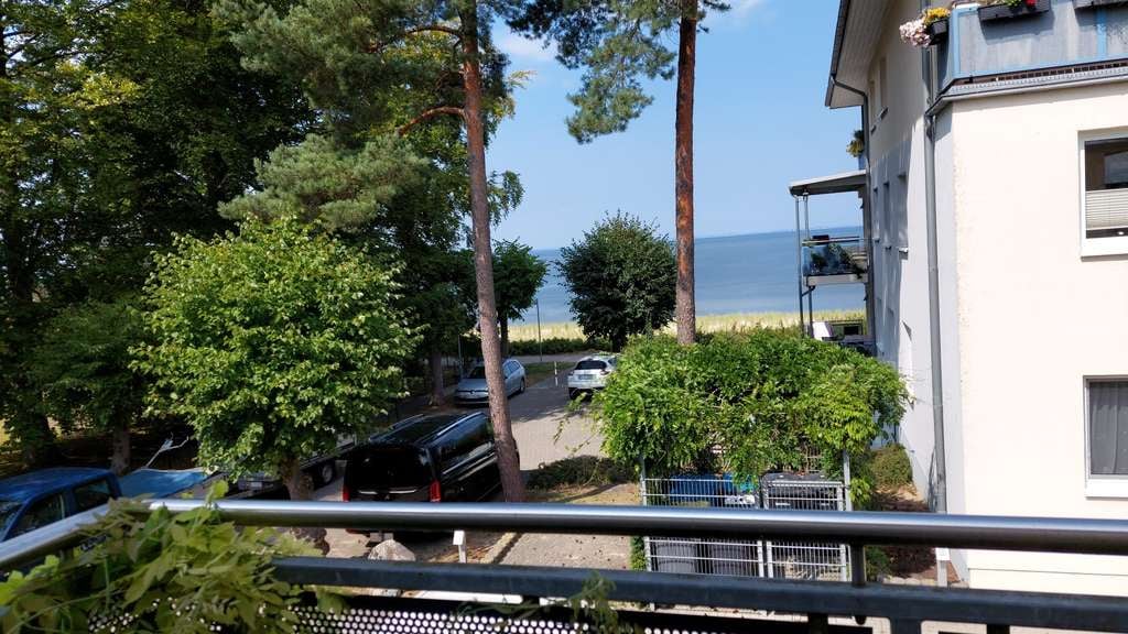 Immobilie in Lubmin - Wohnen wo andere Urlaub machen !!!  Wohn-und Geschäftshaus mit unverbaubarem Wasserblick!!! - Bild 1