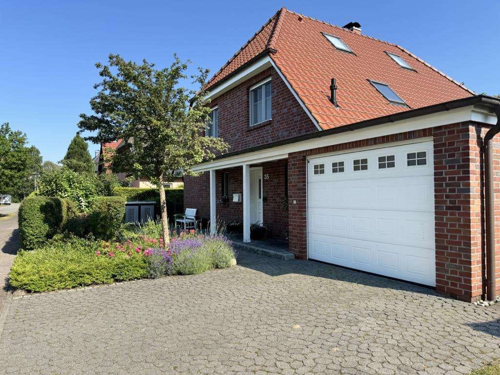 Immobilie in Dierhagen - Einfamilienhaus mit malerischem Garten - Bild 1