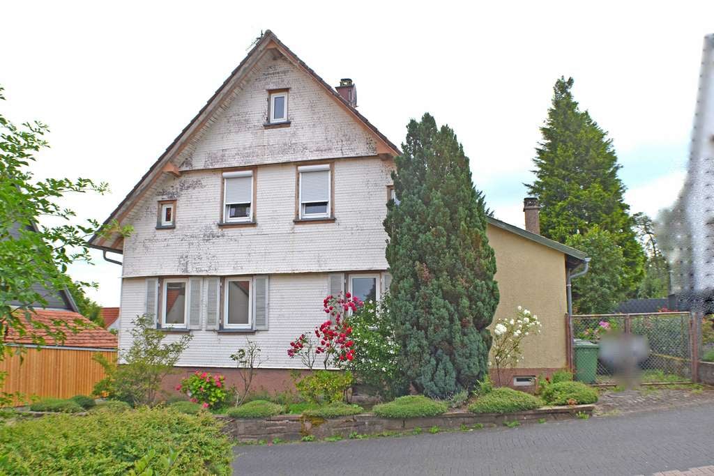 Immobilie in Straubenhardt - Handwerker gefragt! Haus mit Garten in Straubenhardt-Conweilert-Conweiler - Bild 0