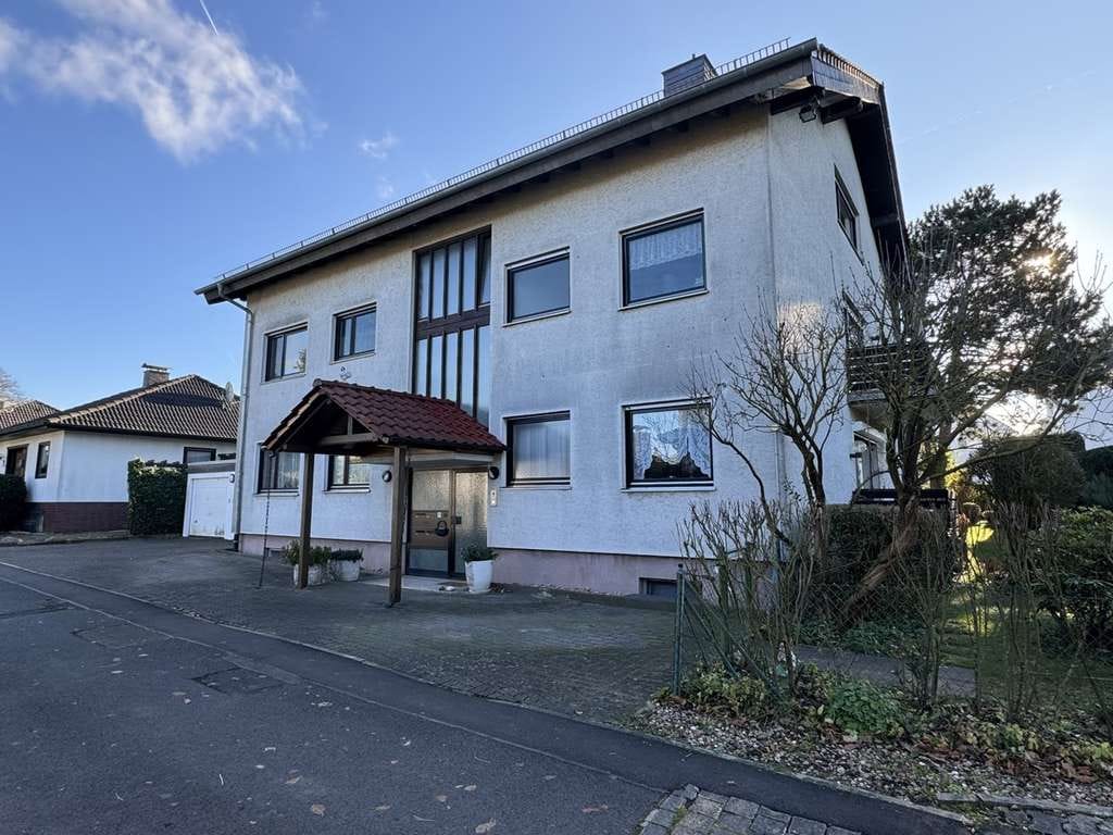Immobilie in Nidderau - Gemütliche Dachgeschosswohnung in kleiner Wohneinheit und guter Lage - Bild 1