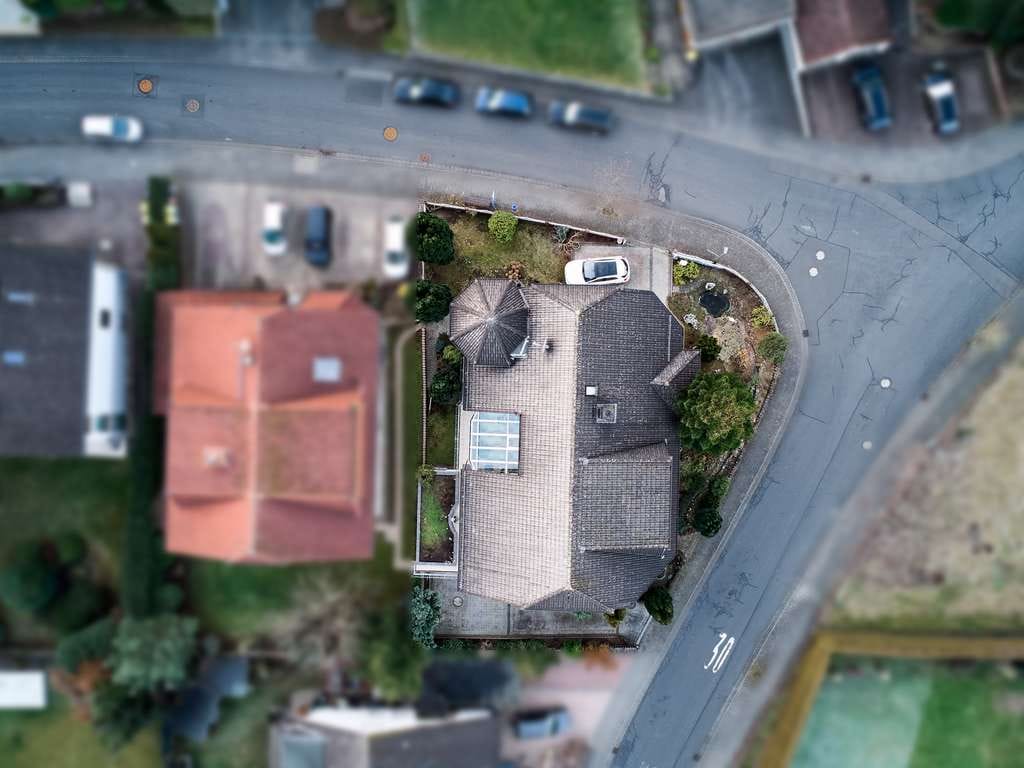 Immobilie in Bad Orb - Repräsentatives Ein- bis Zweifamilienhaus mit gehobener Ausstattung und flexibler Raumstruktur - Bild 2