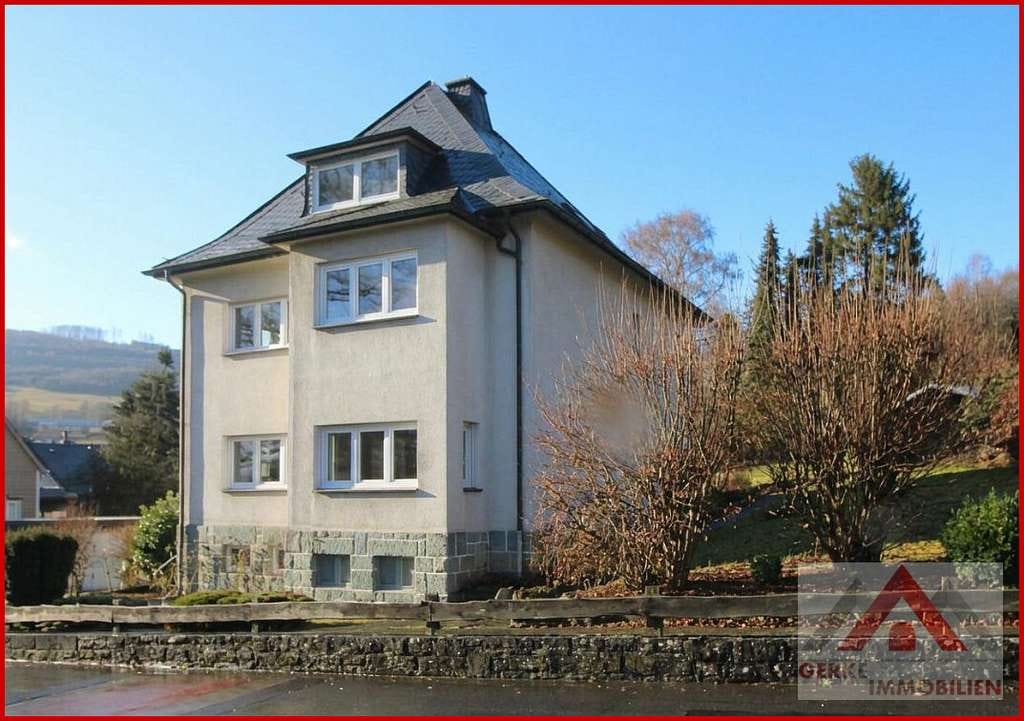 Immobilie in Bestwig - Großzügiges Ein-/Zweifamilienhaus in ansprechender Lage - Bild 0