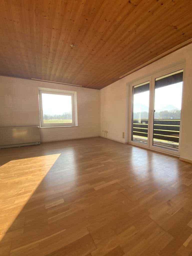 Immobilie in Raubling - Charmante renovierungsbedürftige 3-ZI-Wohnung mit  Balkon - Bild 3