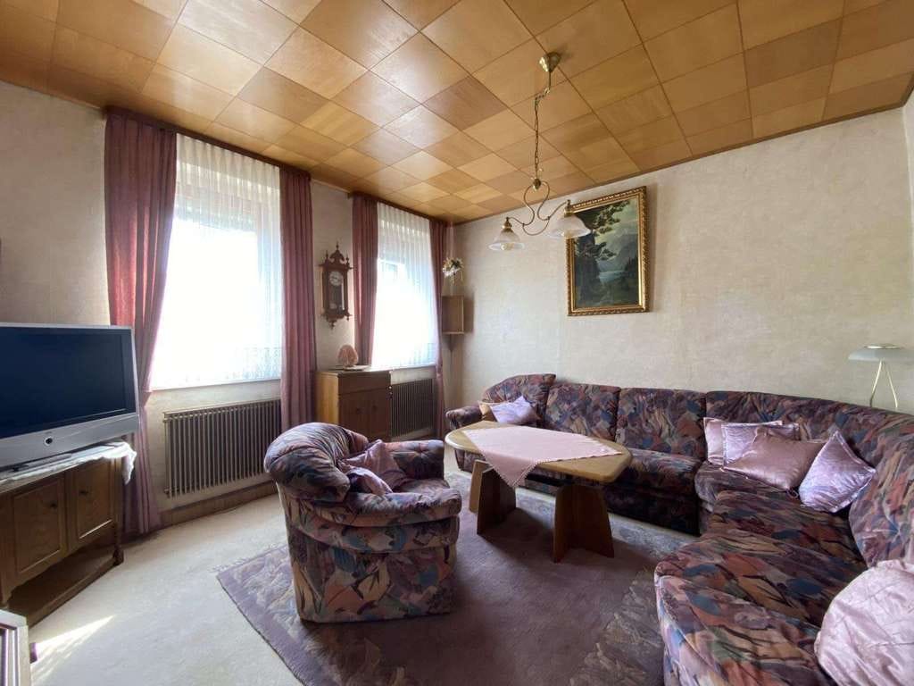 Immobilie in Rödental - Einfamilienhaus mit besonderem Charme! - Bild 2