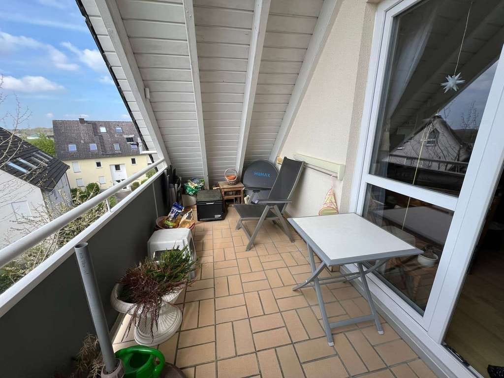 Immobilie in Gelnhausen - Gepflegte 3-Zimmer-Maisonettewohnung im Dachgeschoß mit Balkon und Fernblick - Bild 2