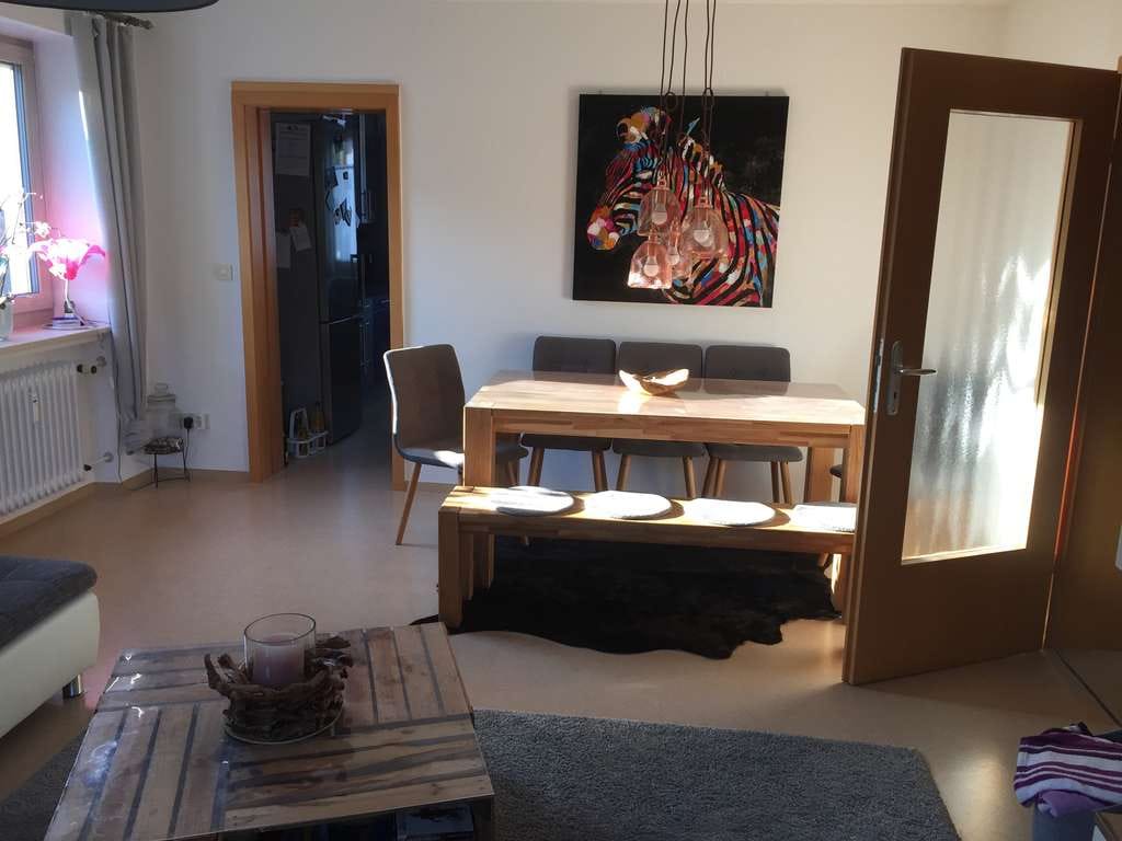 Immobilie in Aystetten - Wohnung mit Renovierungsbedarf im modernisierten Haus  ideal für Eigennutzer & Investoren“ - Bild 1
