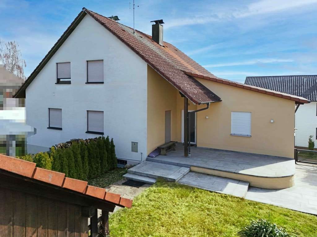Immobilie in Geisenfeld - Großzügige 4-Zimmer-Erdgeschosswohnung mit Privatgarten und Terrasse in Geisenfeld - Bild 1