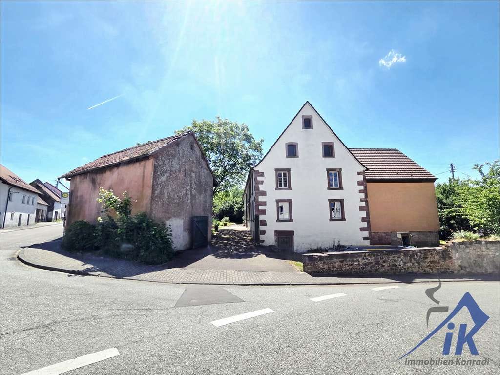 Immobilie in Großbundenbach - IK | Großbundenbach: Attraktives, denkmalgeschütztes Wohnhaus mit Scheune und Bauplatz - Bild 1