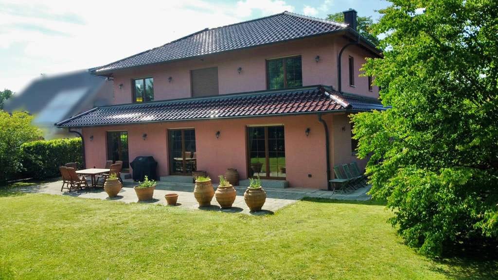 Immobilie in Tasdorf - Hochwertiges Einfamilienhaus
mit viel Platz und mediterranem Charme in Tasdorf - Bild 4