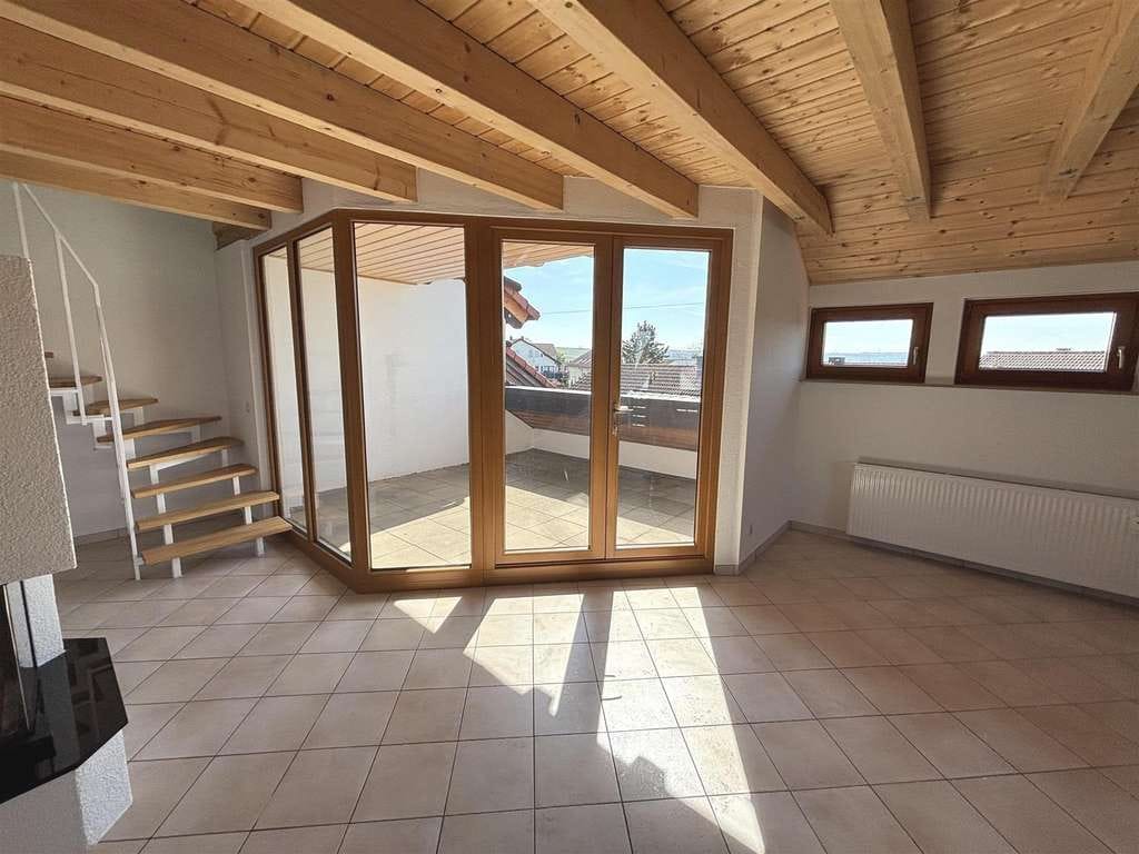 Immobilie in Lauffen am Neckar - VBU Immobilien - Lichtdurchflutete Dachgeschoss-Maisonette für ein gemütliches Wohngefühl! - Bild 1