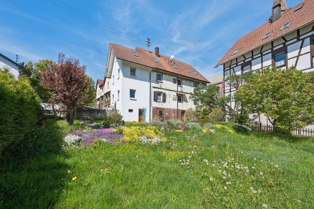 Immobilie in Forbach - Renovierungsbedürftiges 2-Familienhaus mit großem Garten und Ausbaupotenzial in Forbach - Bild 0