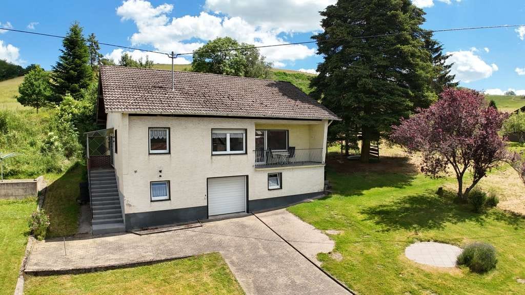Immobilie in Weibern - Naturnahes Wohnen - Bungalow mit viel Raum und Ausbaupotenzial in Weibern/Wabern! - Bild 0